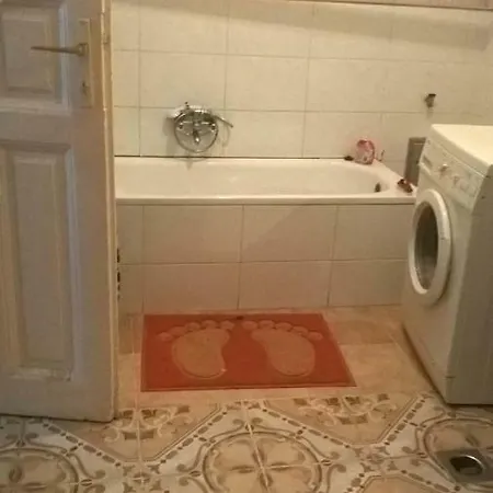 East End Hostal *