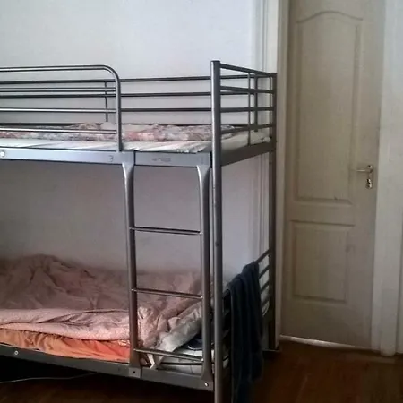 East End Hostal *