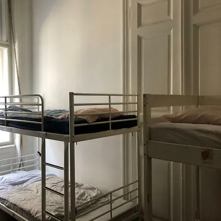East End Hostal