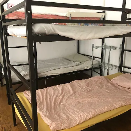 East End Hostal *